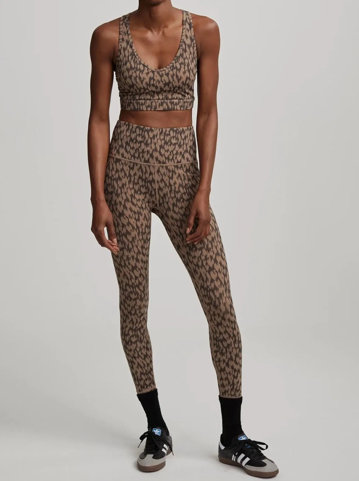 FORM HIGH LEGGING 25 | COCOA ETCHED ANIMAL